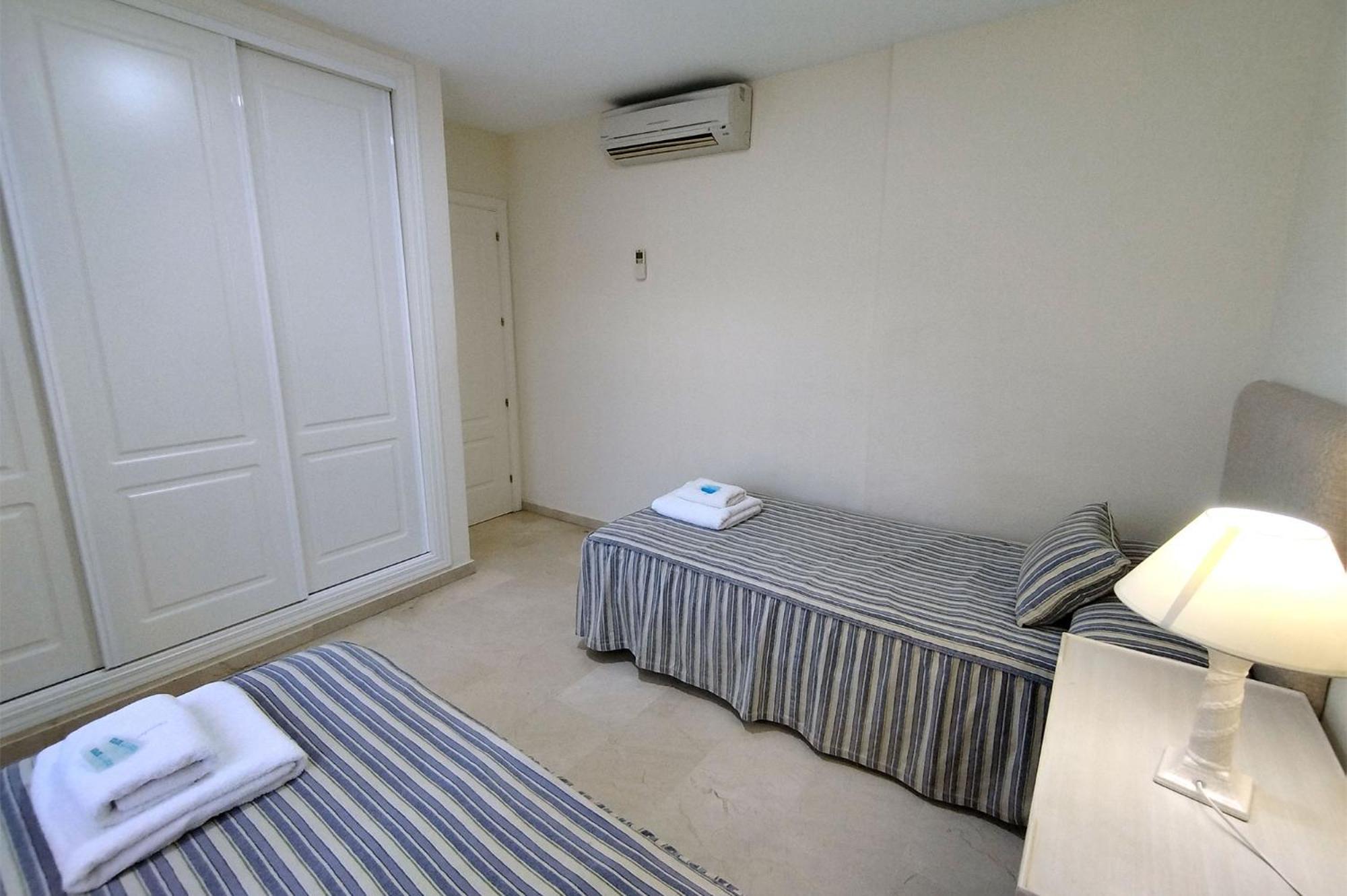 Apartamento Puertosol Estepona Bagian luar foto